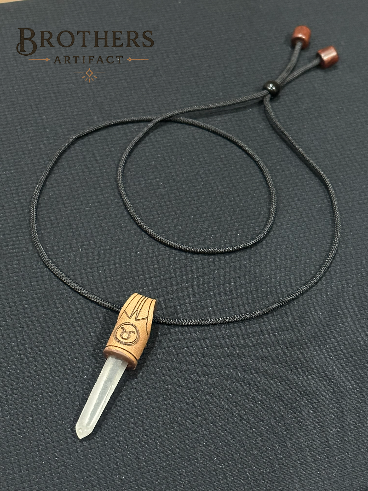 Stier-Sternzeichen-Halskette, Anhänger aus Bergkristall, Lederband, Boho-Minimalistischer Schmuck