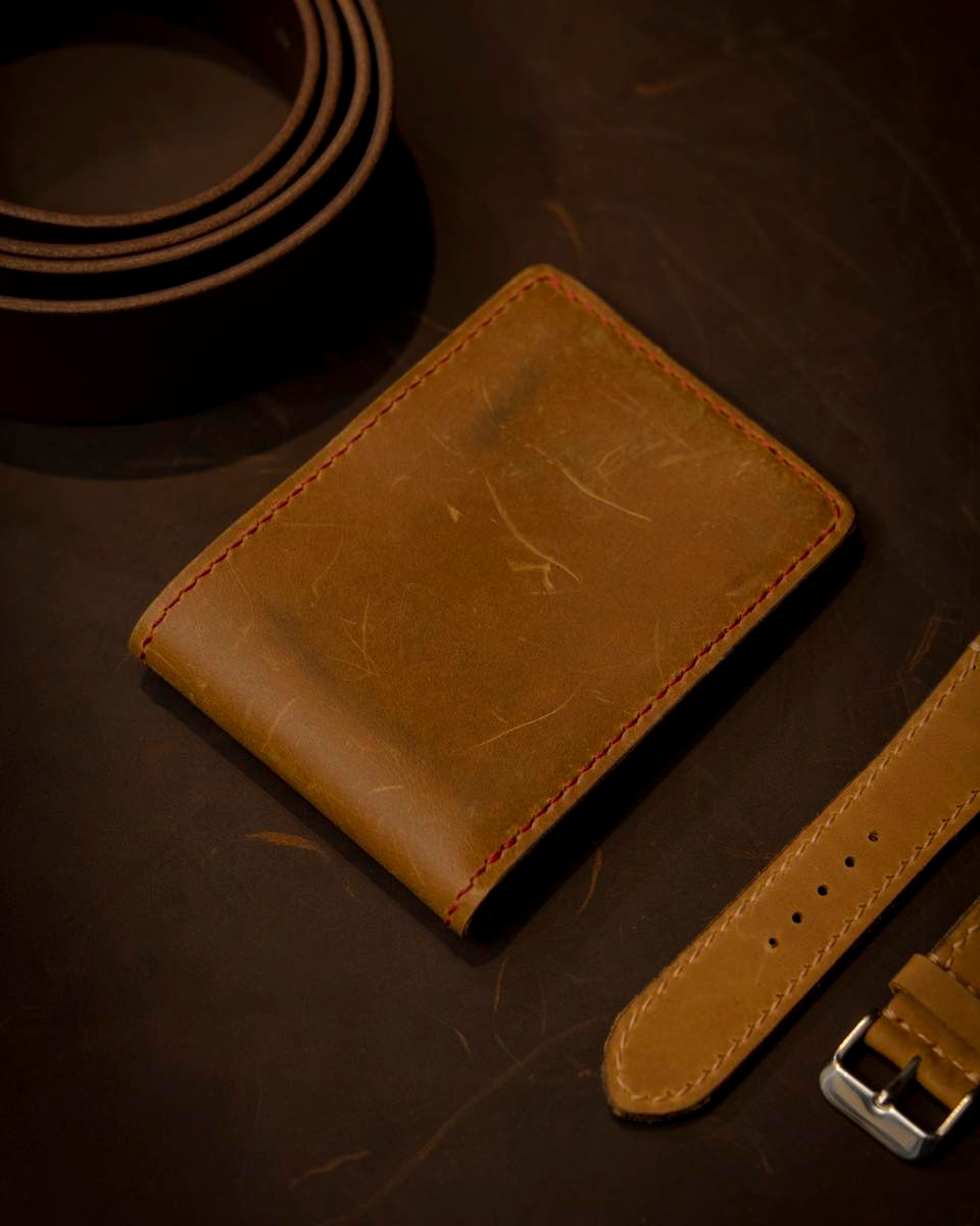 Minimalist Handmade Leather Wallet – Genuine Cowhide Bifold for Men