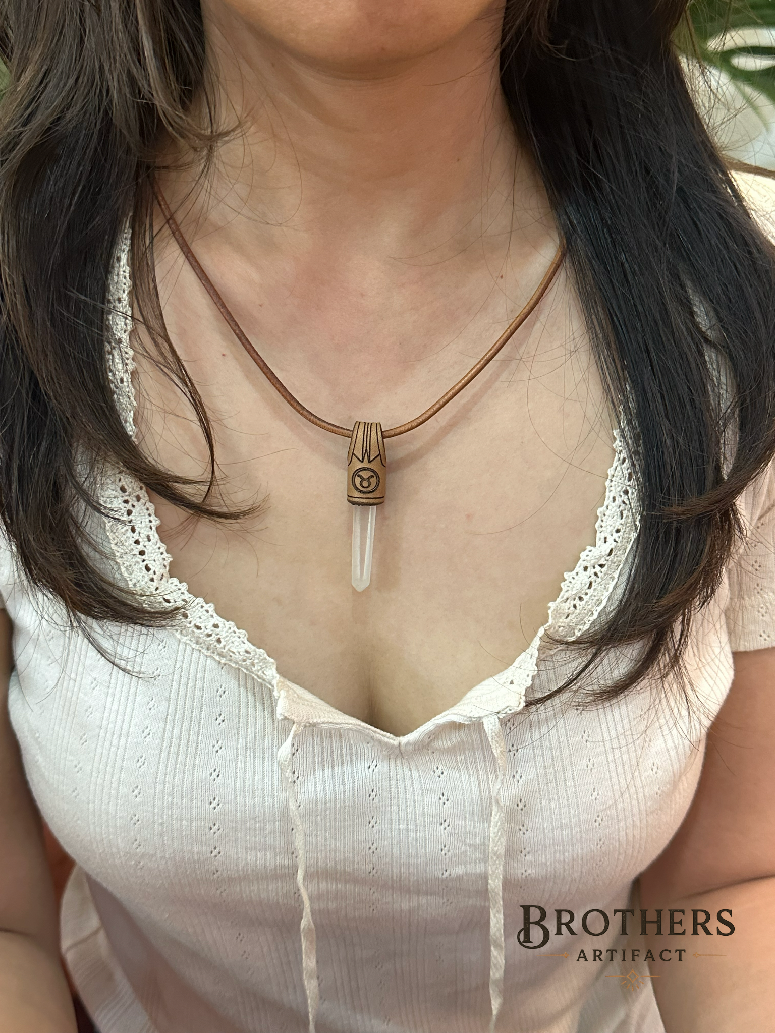Stier-Sternzeichen-Halskette, Anhänger aus Bergkristall, Lederband, Boho-Minimalistischer Schmuck