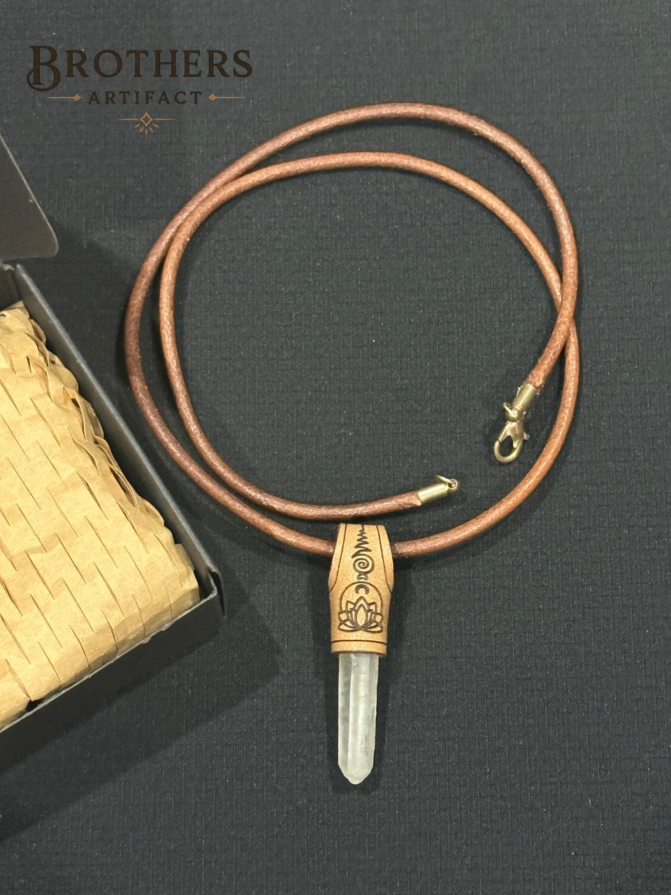 Lotus Rosenquarz Halskette – Handgemachter Leder-Heilkristall-Schmuck