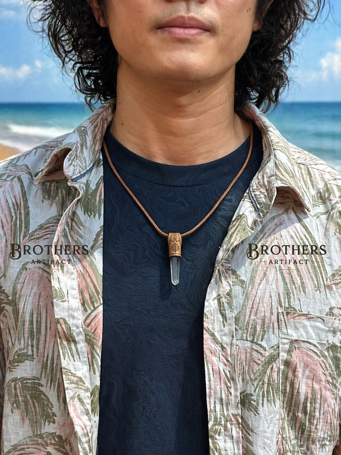 Halskette aus klarem Quarzkristall, Leder umwickelter Anhänger, Blattgravur, Boho Spiritueller Schmuck