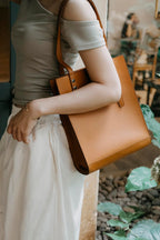 Minimalist Genuine Leather Tote – Elegant Handmade Women’s Shoulder Bag