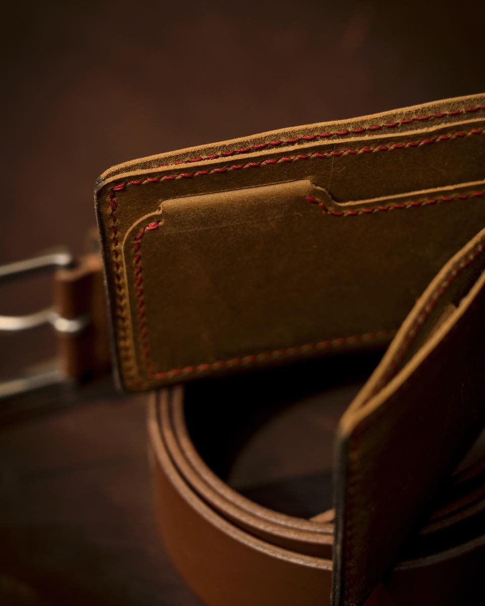 Minimalist Handmade Leather Wallet – Genuine Cowhide Bifold for Men
