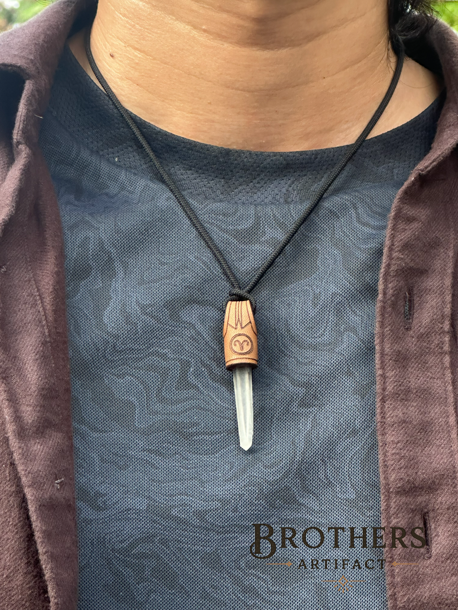 Widder Sternzeichen Halskette, Weißer Quarzkristall-Anhänger, handgefertigter Schmuck, Boho Lederband