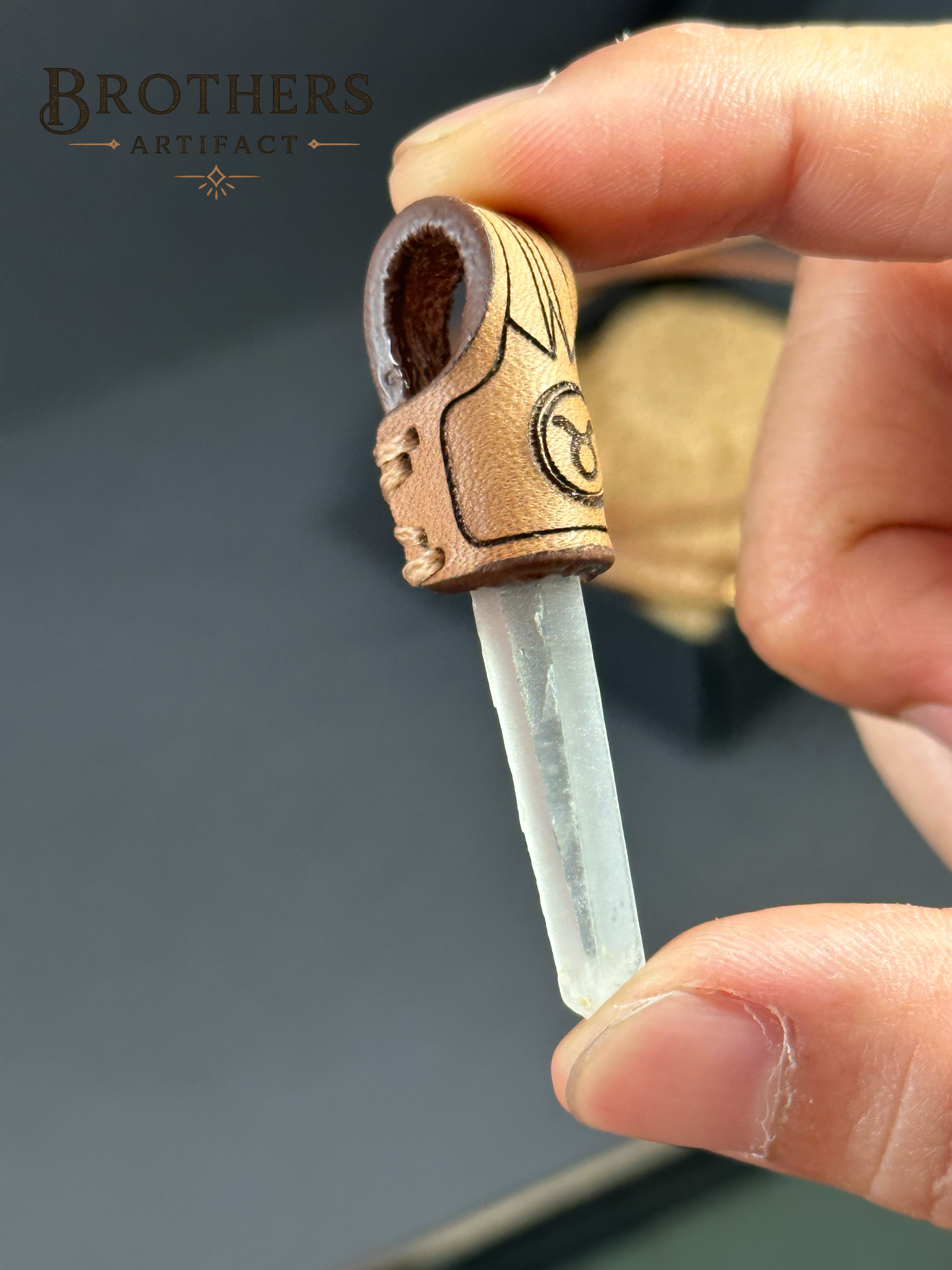 Stier-Sternzeichen-Halskette, Anhänger aus Bergkristall, Lederband, Boho-Minimalistischer Schmuck