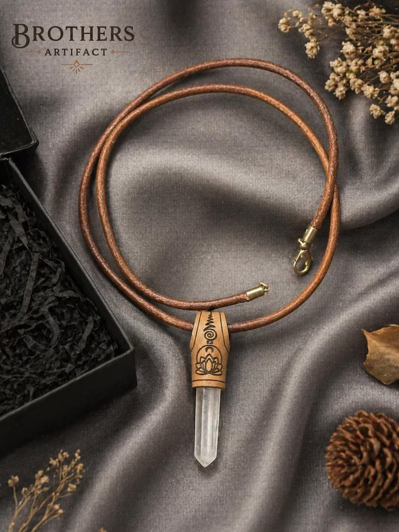 Lotus Rosenquarz Halskette – Handgemachter Leder-Heilkristall-Schmuck